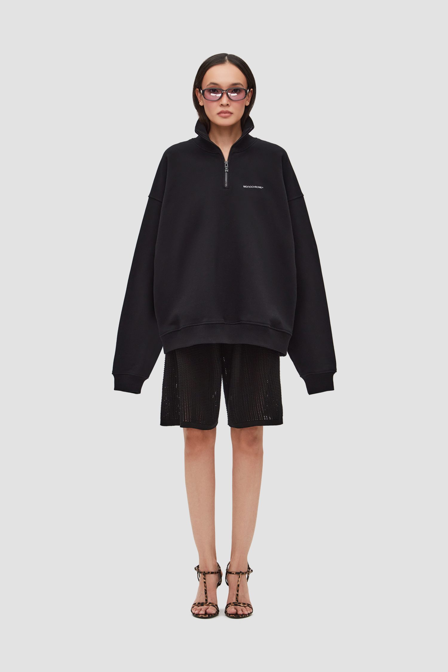 Картинка Свитшот трикотажный SWEATSHIRT HALF-ZIP CLASSY BLACK от магазина