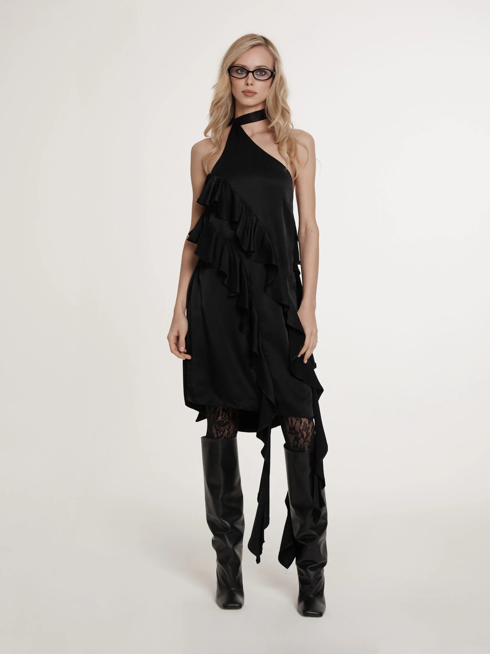 Картинка Платье черное мини с воланами от магазина