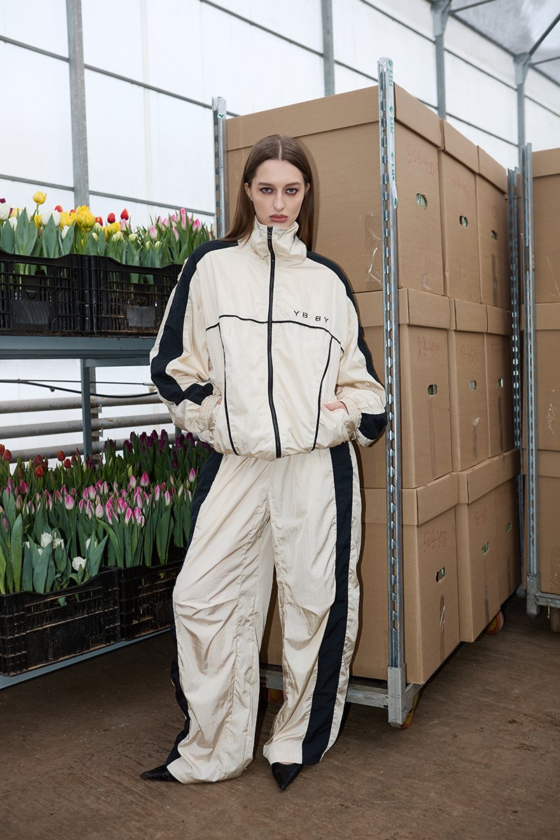 Картинка Треники Boomer темно-бежевого цвета от магазина