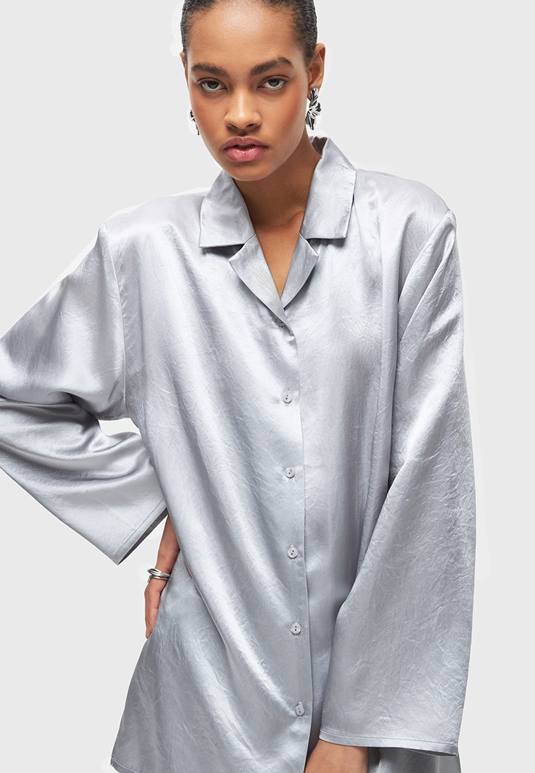 Картинка Рубашка в пижамном стиле из жатого атласа серого цвета от магазина