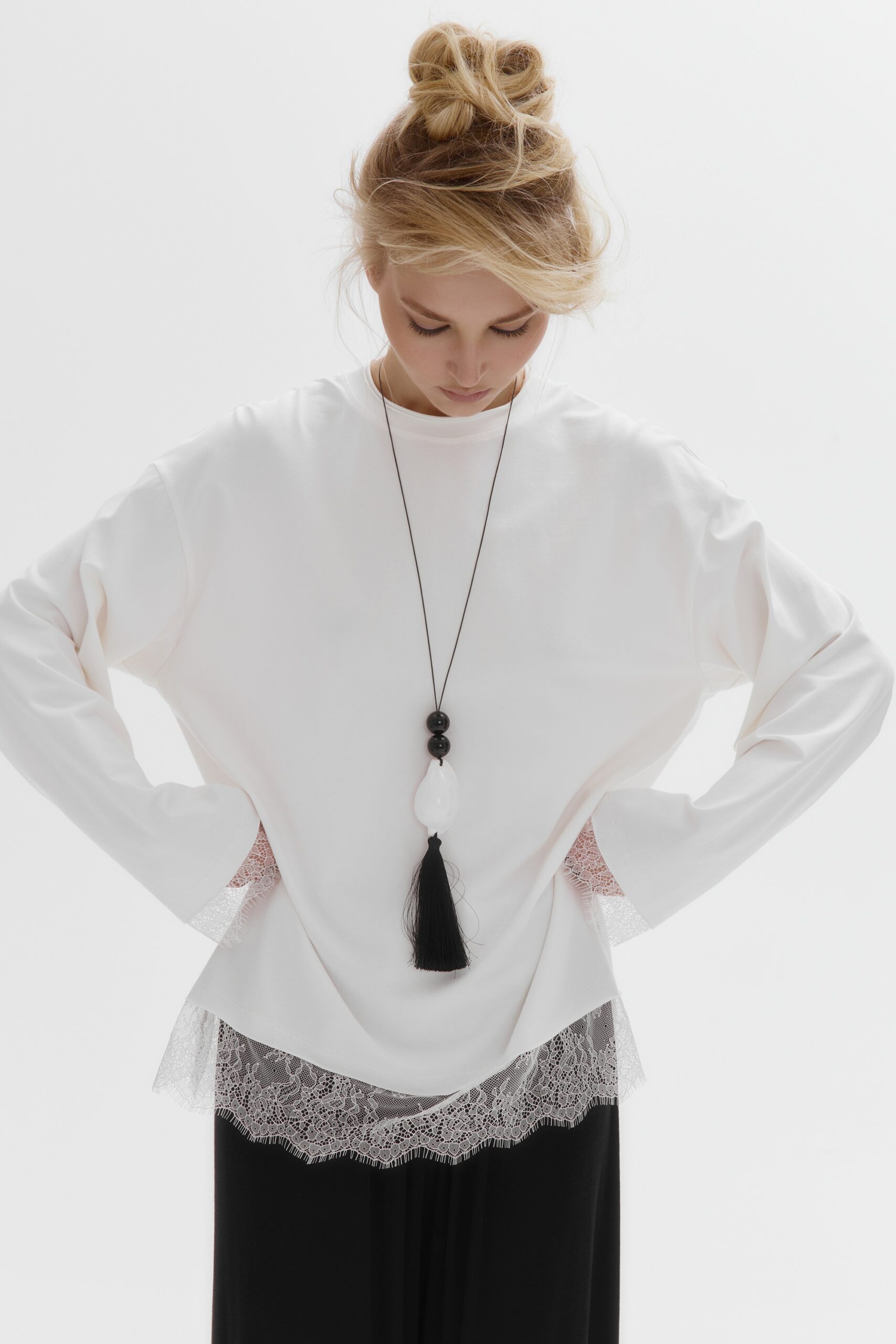 Картинка Лонгслив LACE LINES (молочный) от магазина