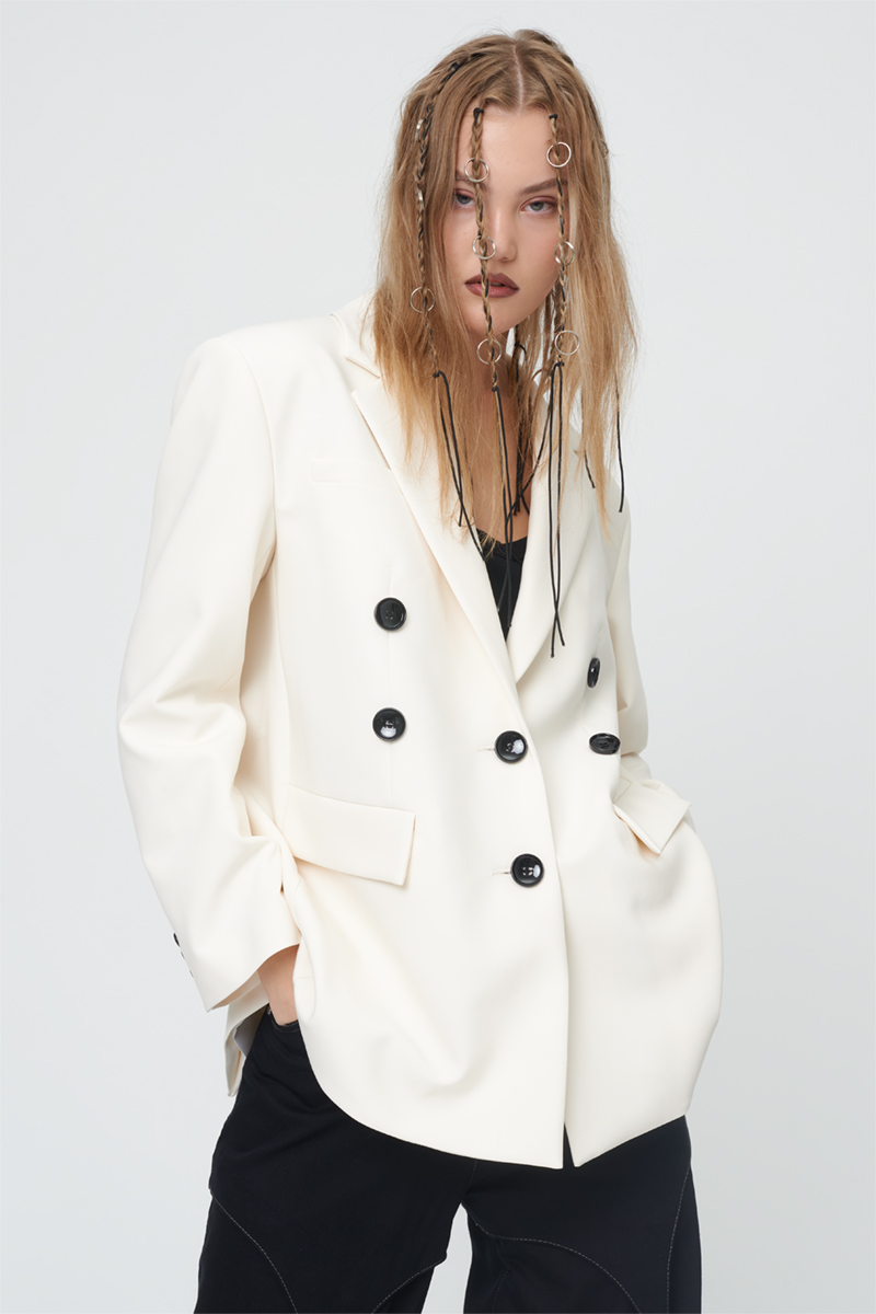 Картинка Кремово-белая куртка-трансформер от магазина