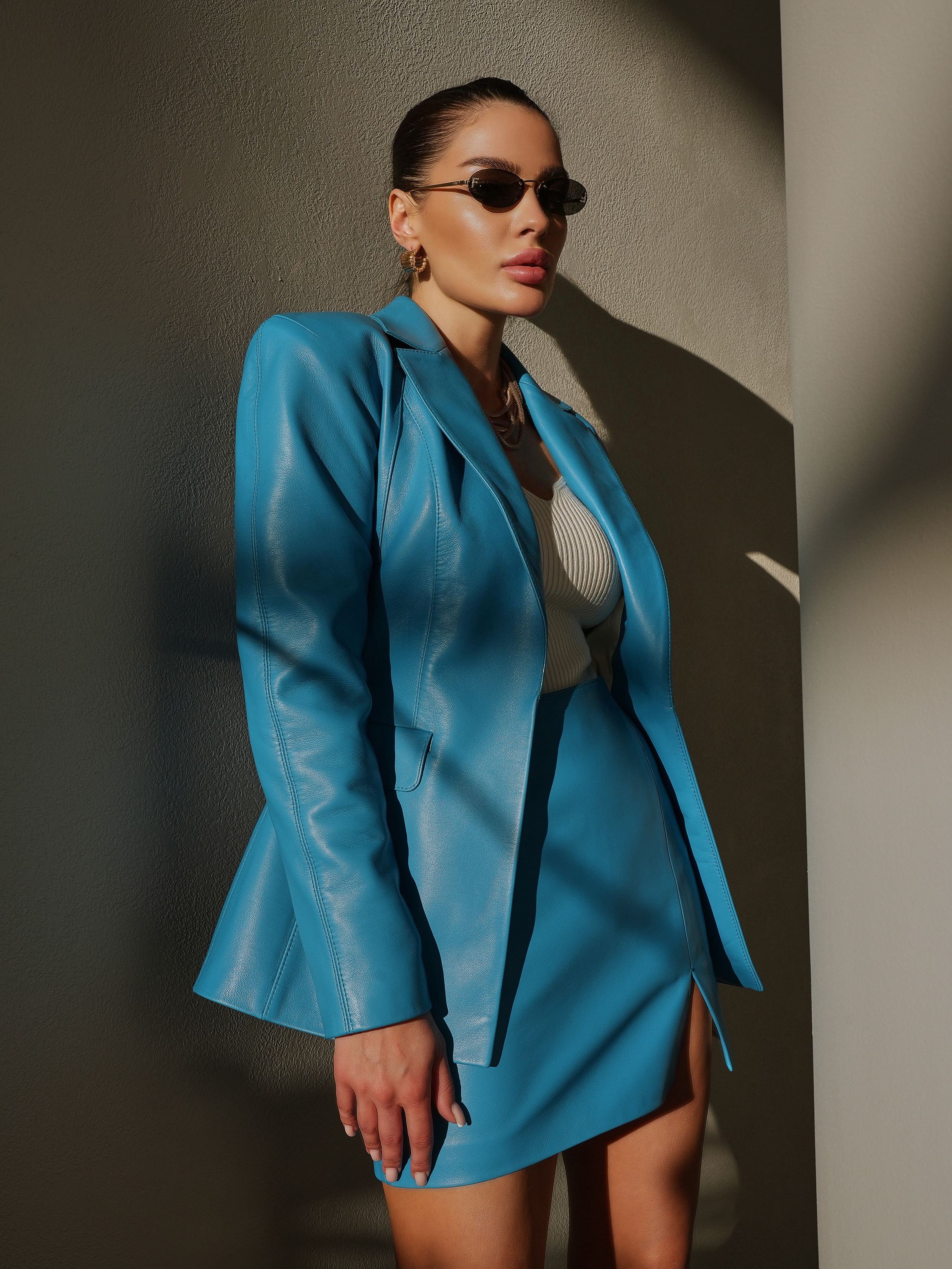 Картинка Пиджак из кожи синий от магазина