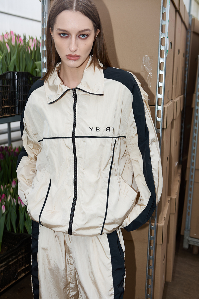 Картинка Олимпийка Boomer темно-бежевого цвета от магазина