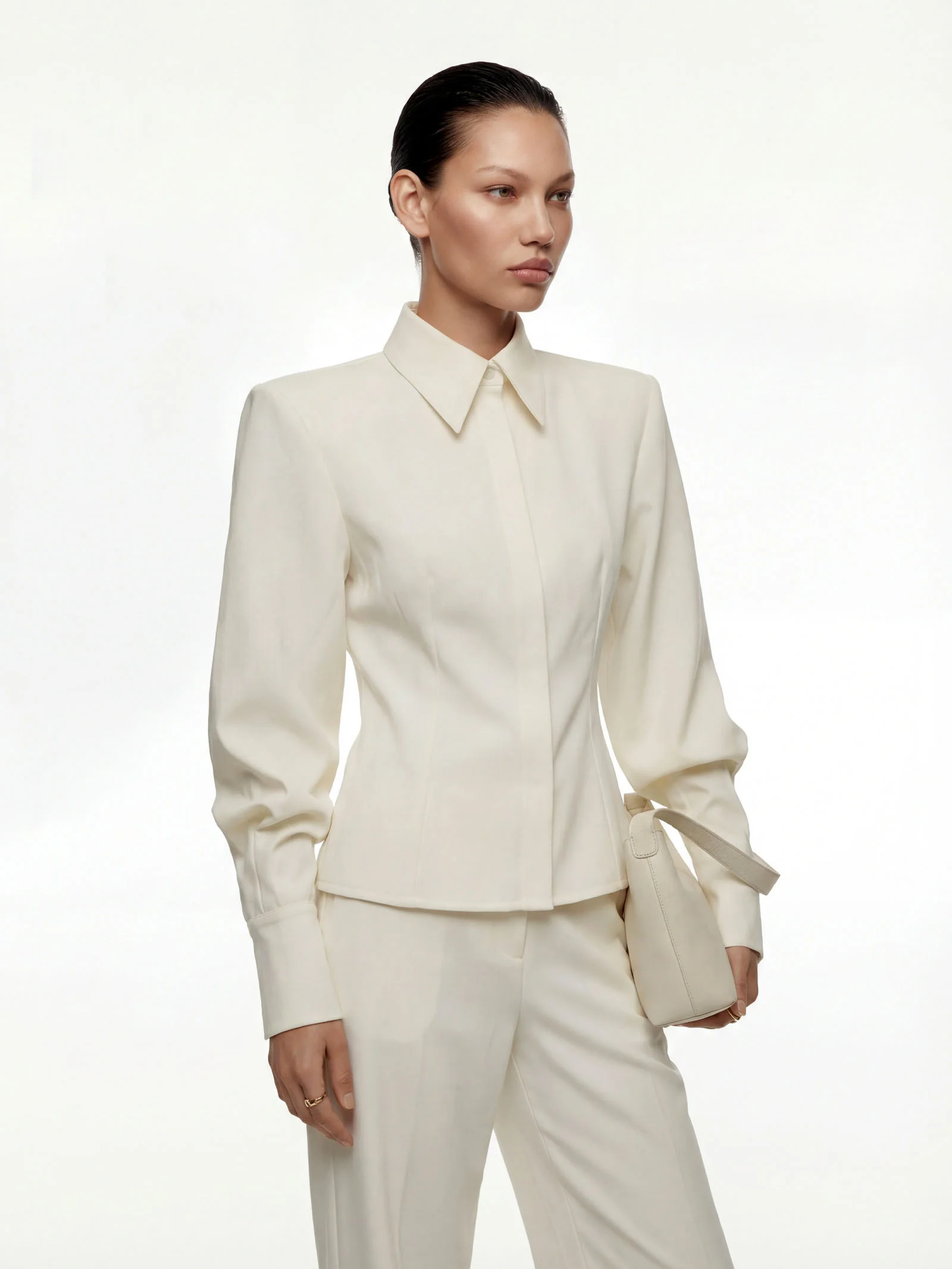 Картинка  Рубашка Алайя/Alaia, молочная от магазина