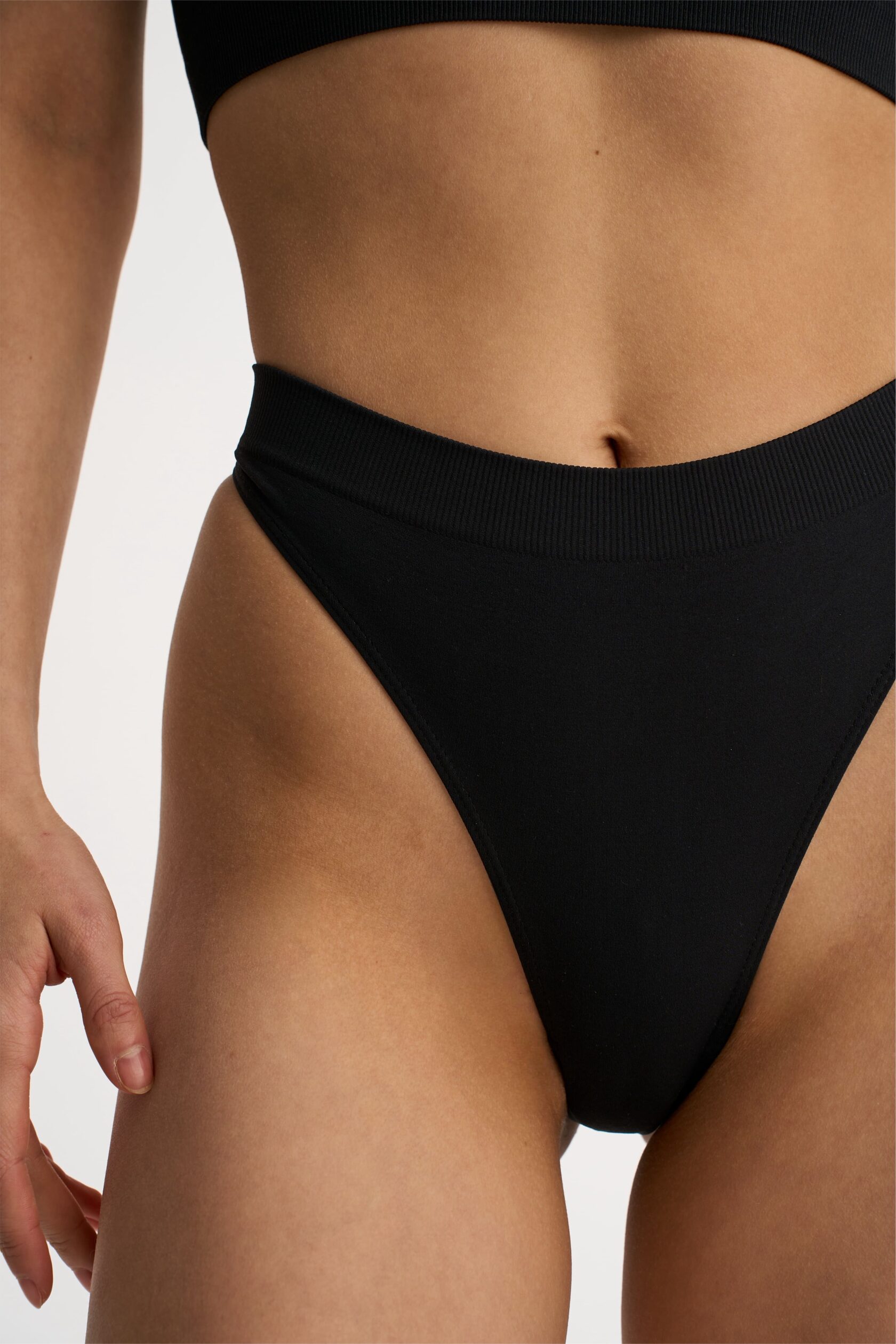 Картинка Стринги бесшовные от магазина