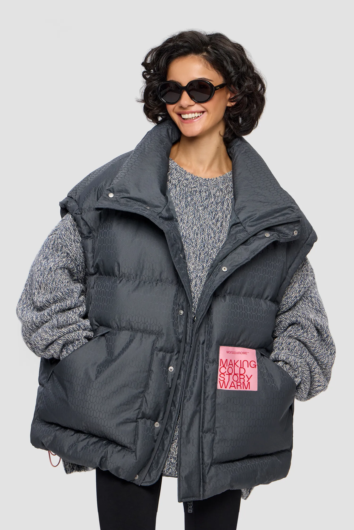 Картинка DOWN VEST JAQUARD PATTERN GREY от магазина