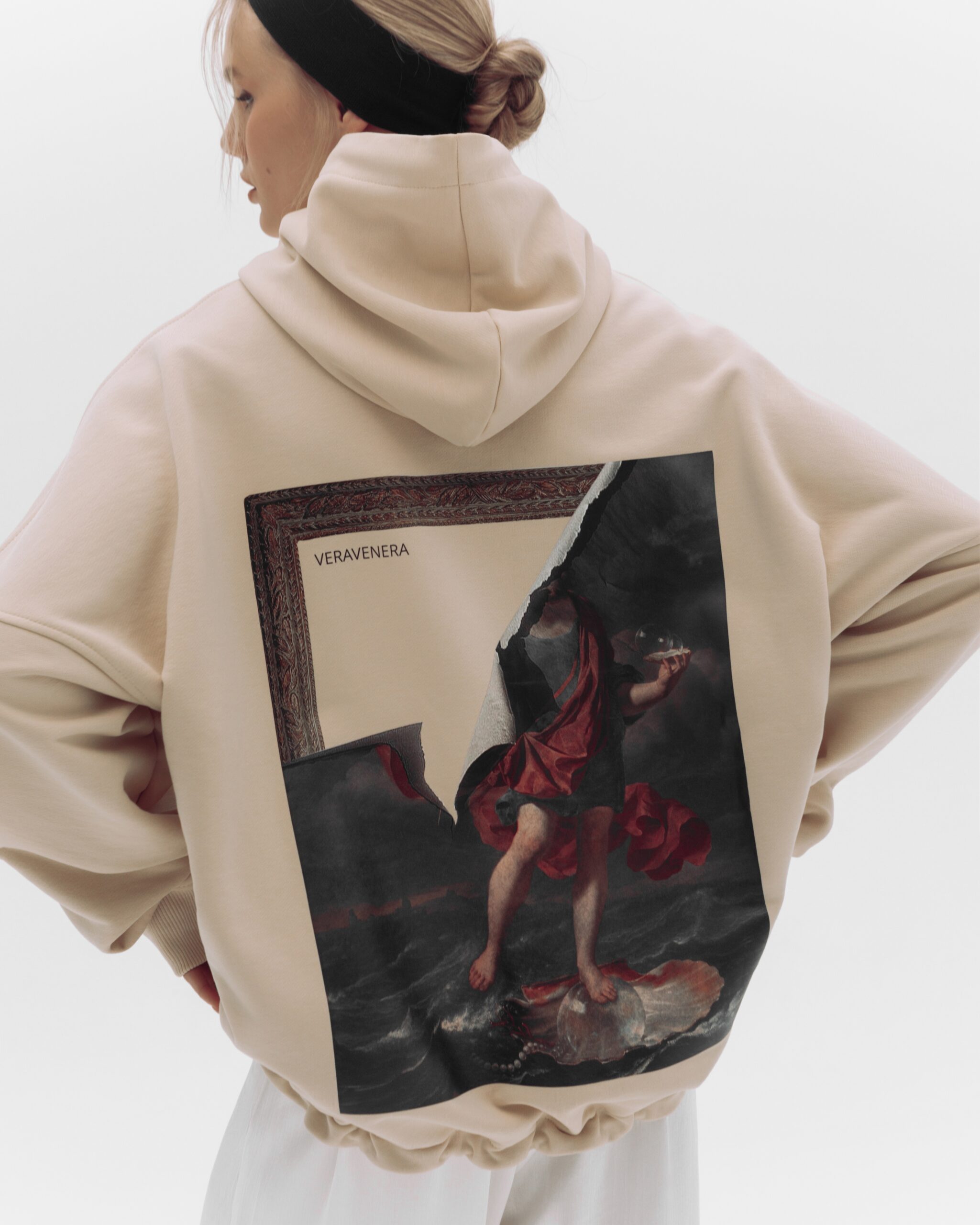 Картинка Худи “A moment” (кремовый) от магазина