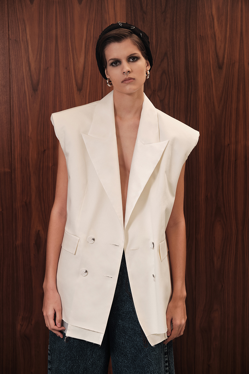 Картинка Жилет Smoking белого цвета от магазина